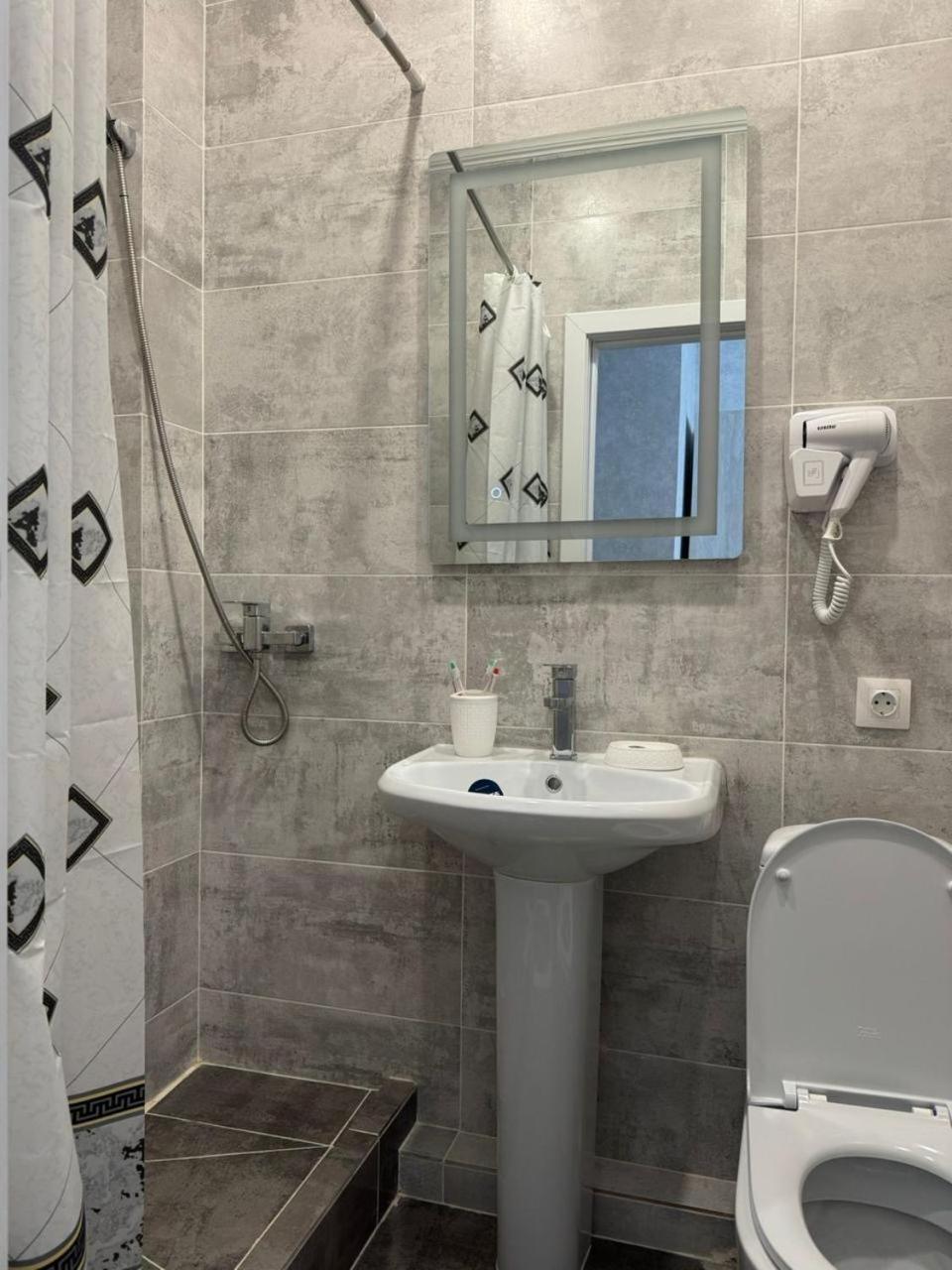 Rose Art Hotel Astana Ngoại thất bức ảnh